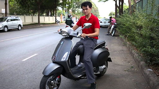 Để nhận biết bình ắc quy xe Vespa khi nào cần thay bạn nên để ý các dấu hiệu khi sạc bình