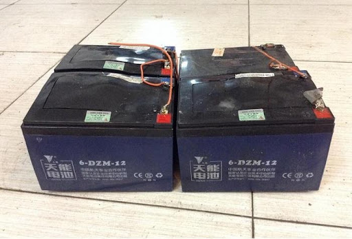 Ắc quy bị phù to, biến dạng cũng khiến tuổi thọ của bình bị ảnh hưởng