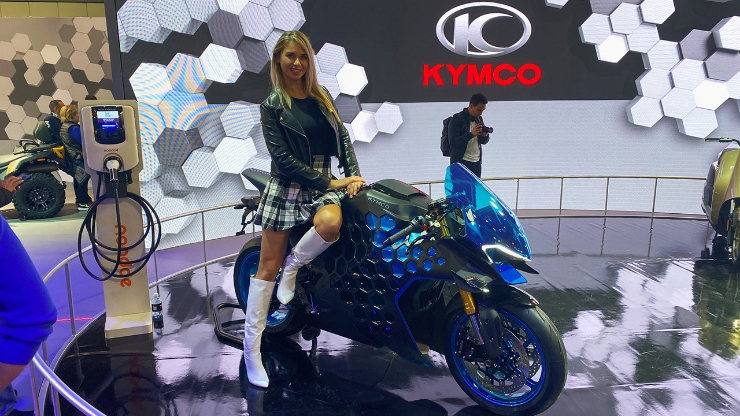 Xe m t i n Kymco 1000cc SuperNEX d n u xu h ng